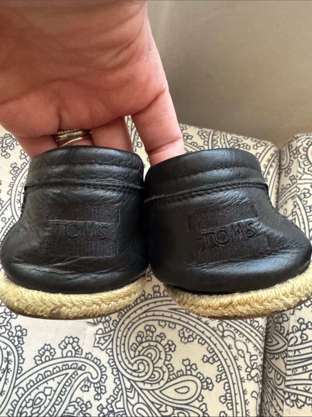 Vintage Toms Women's Black Leather Slip-On Espadrilles